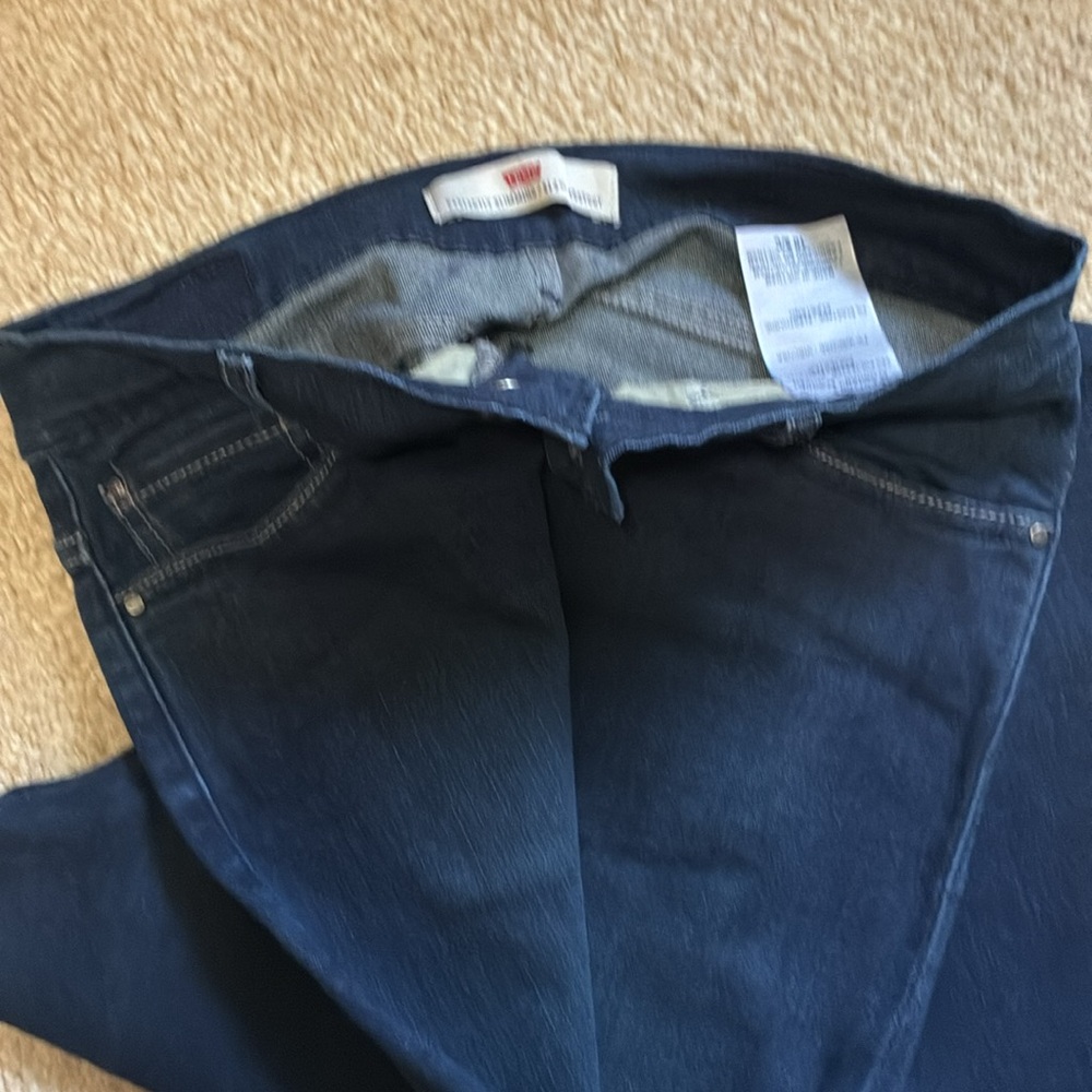 Levi Jeans - Picture 3 of 3